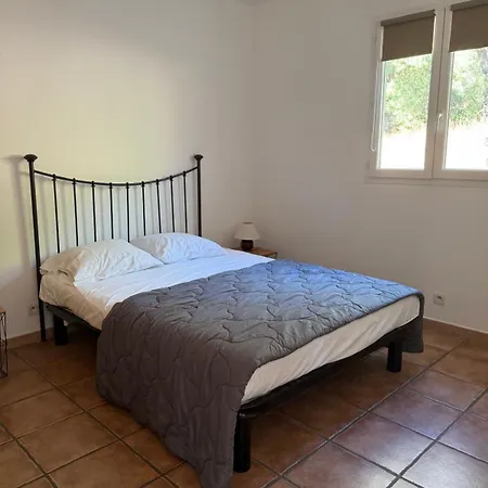 T3 Avec Piscine Holiday home *